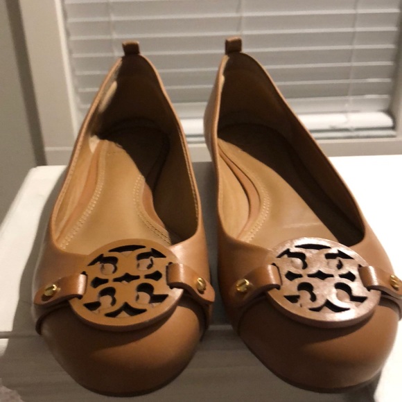 Tory Burch Shoes - Beautiful Tory Burch tan flats